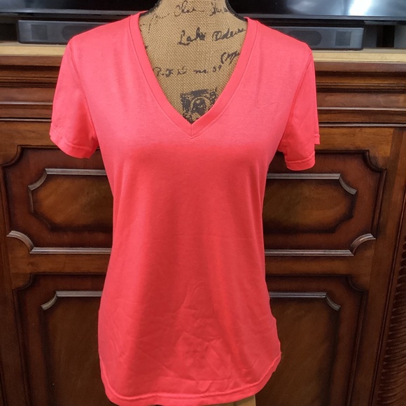 Nike Athletic Top - Picture 1 of 8